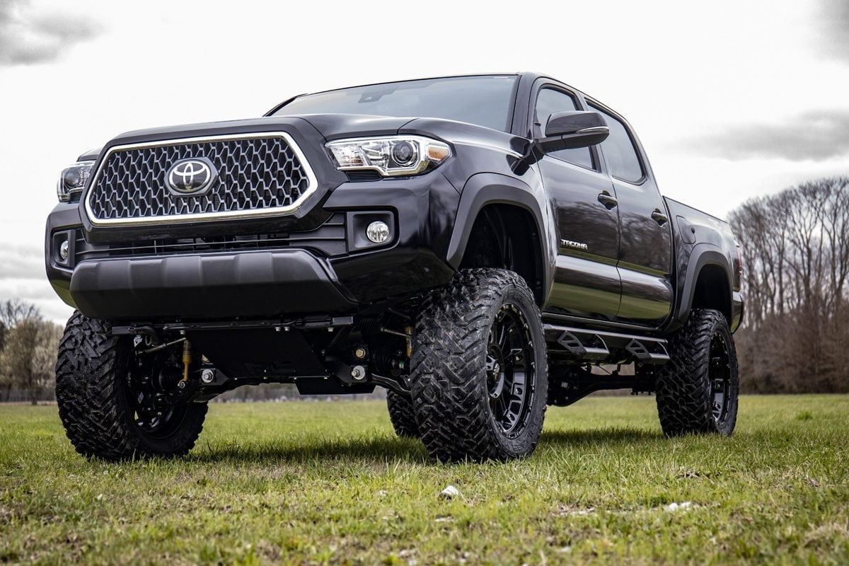 16-23 Toyota Tacoma 2WD/4WD 6 Inch Lift Kit - Rough Country