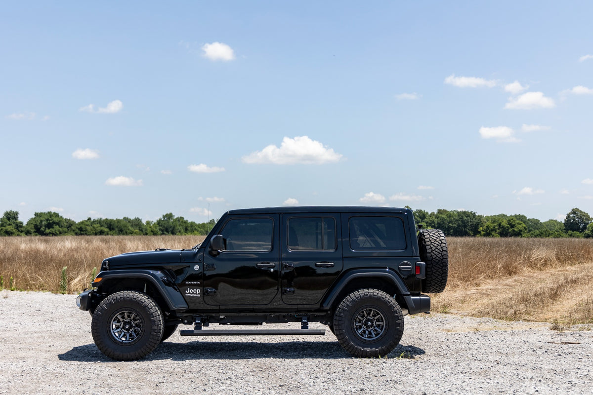 24-26 Jeep Wrangler Unlimited 4WD 2.5 Inch Lift Kit | Coils - Rough Country