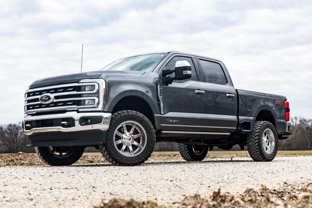 17-26 Ford F-250/F-350 Super Duty 2 Inch Leveling Kit | Track Bar Bracket - Rough Country