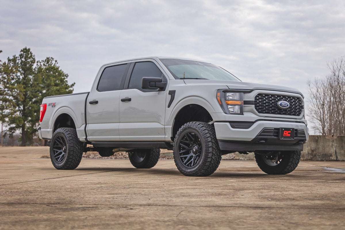 21-26 Ford F-150 4WD 4 Inch Lift Kit | Forged UCA | M1 | No Cut - Rough Country