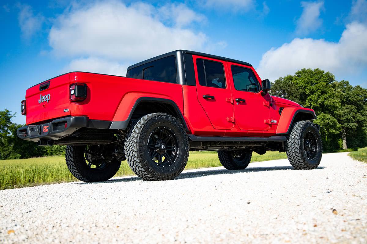 24-25 Jeep Gladiator JT 4WD 3.5 Inch Lift Kit | Spacers - Rough Country