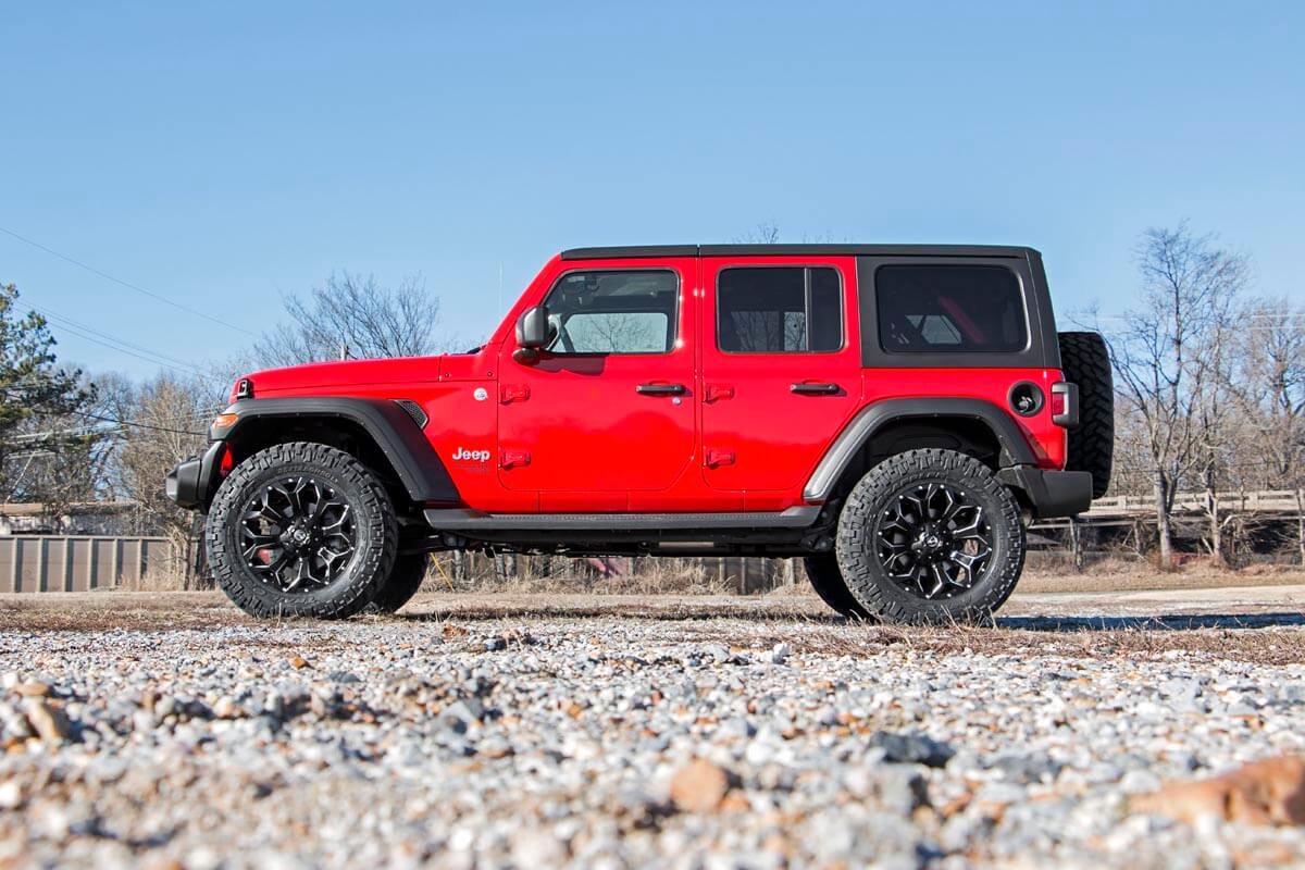 18-23 Jeep Wrangler Unlimited 4WD 2.5 Inch Lift Kit | Coils - Rough Country