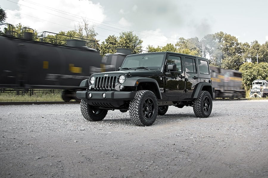 07-18 Jeep Wrangler Unlimited 2WD/4WD 2.5 Inch Lift Kit - Rough Country