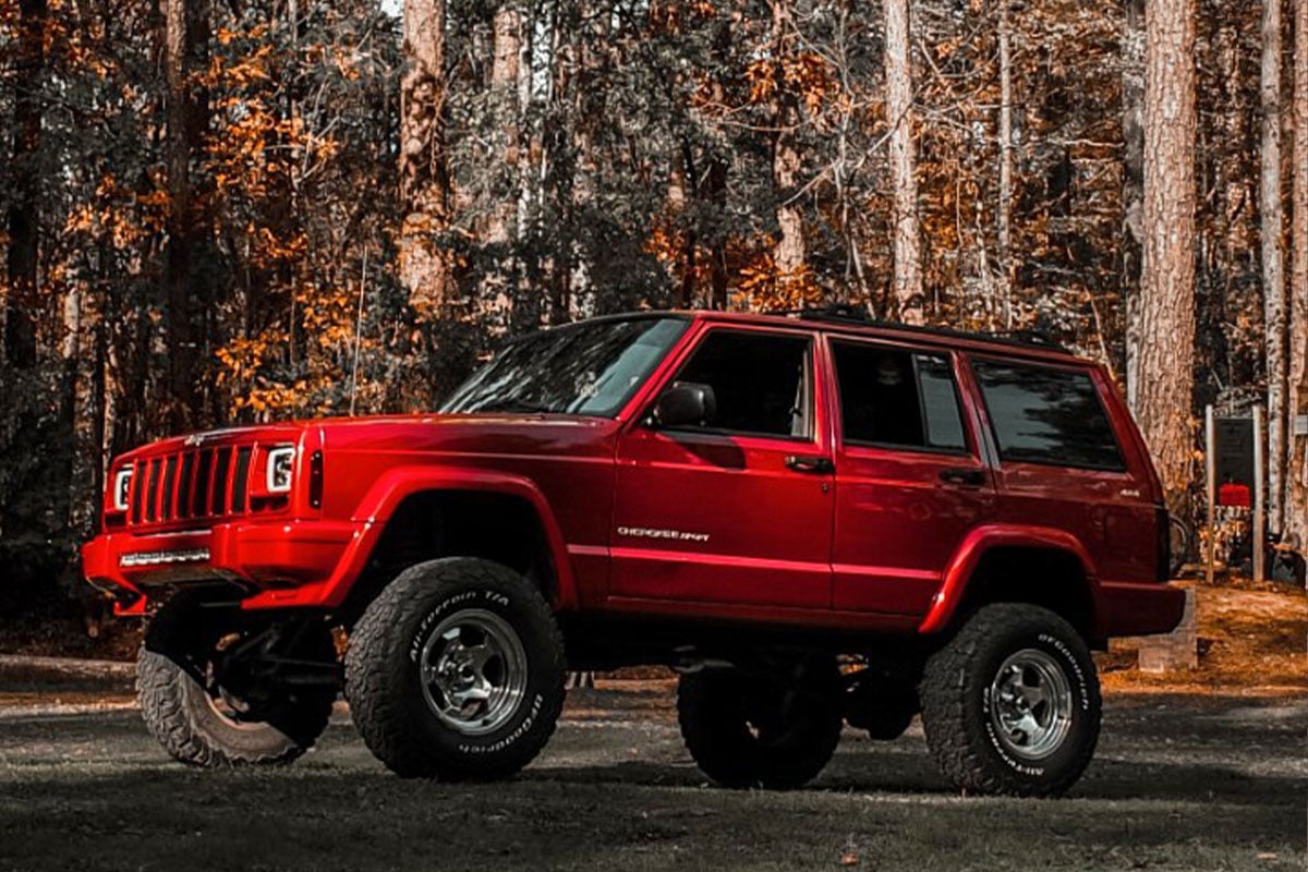 84-01 Jeep Cherokee XJ 2WD/4WD 4.5 Inch Lift Kit | RR springs - Rough Country