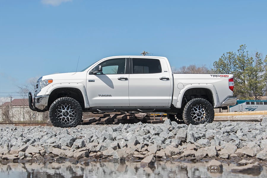 16-21 Toyota Tundra 2WD/4WD 6 Inch Lift Kit - Rough Country