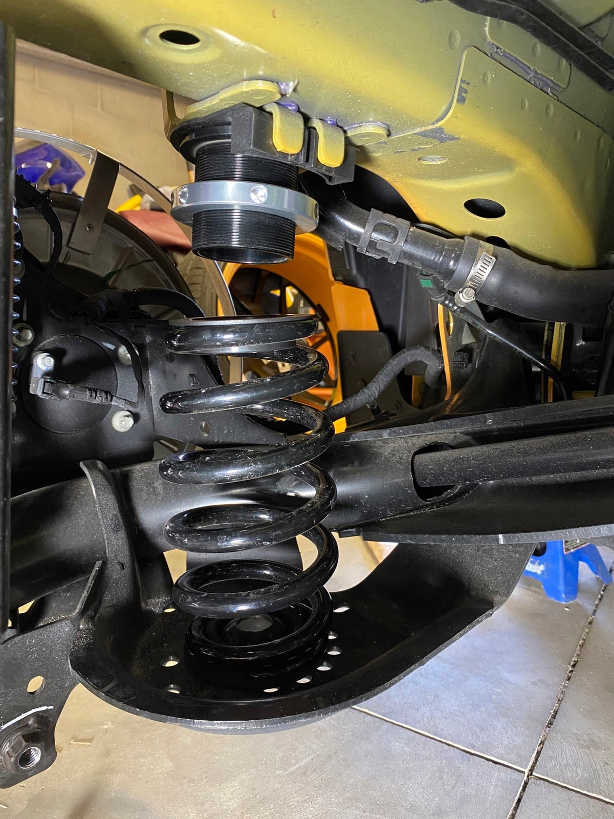 22+ Ford Maverick FWD Silvers Coilovers - NEOMAX