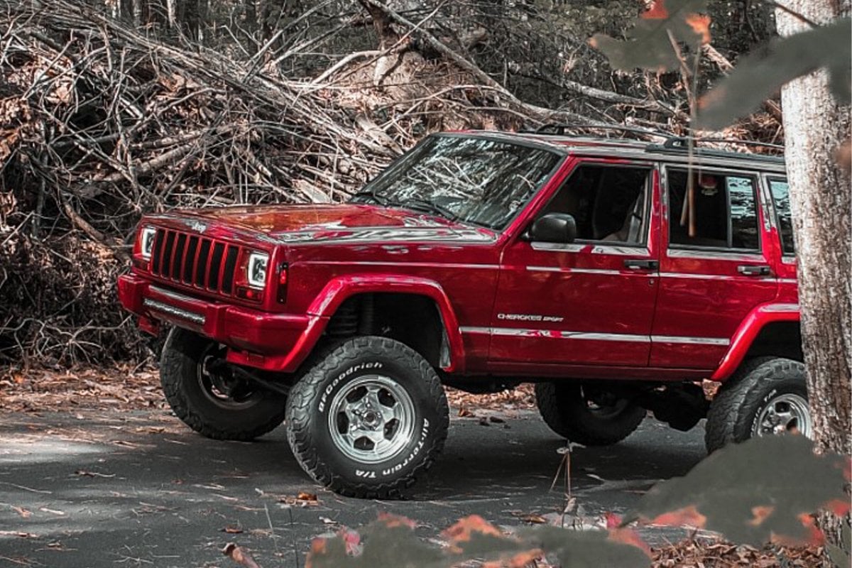 84-01 Jeep Cherokee XJ 2WD/4WD 4.5 Inch Lift Kit | RR springs - Rough Country