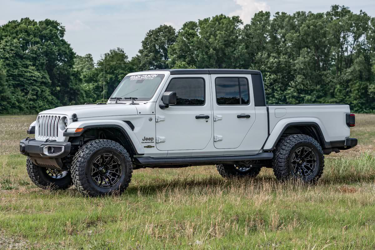 20-23 Jeep Gladiator JT 4WD 2.5 Inch Leveling Kits | Springs - Rough Country