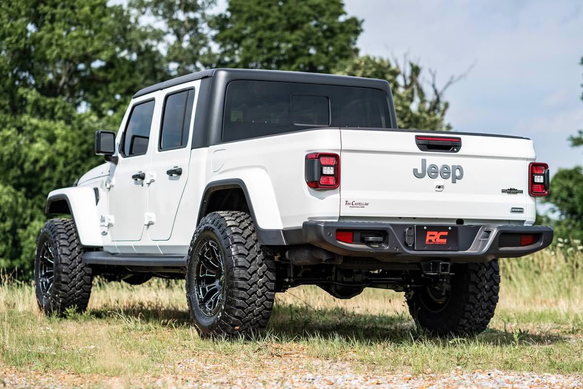 20-23 Jeep Gladiator JT 4WD 2.5 Inch Leveling Kits | Springs - Rough Country