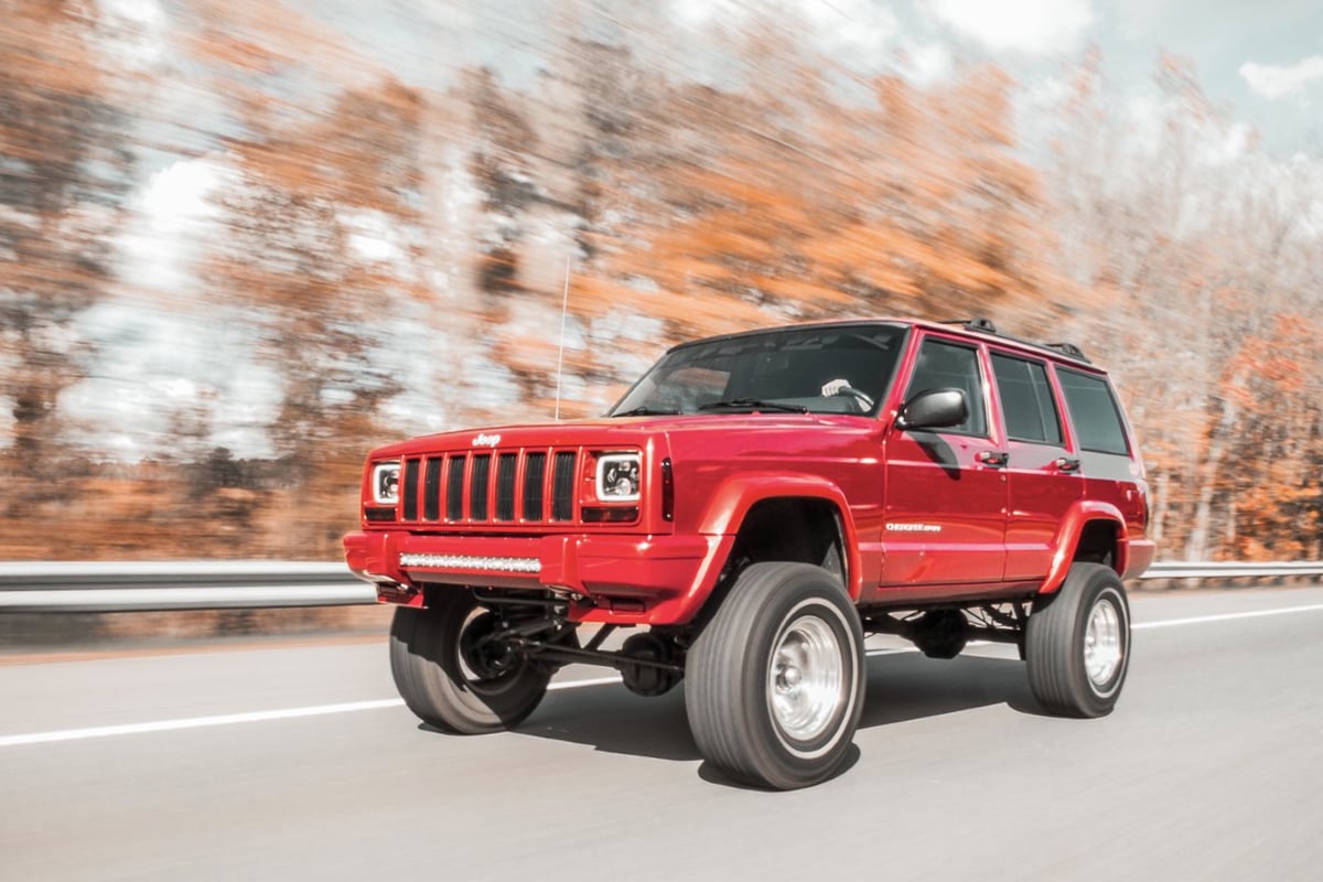 84-01 Jeep Cherokee XJ 2WD/4WD 4.5 Inch Lift Kit | RR springs - Rough Country