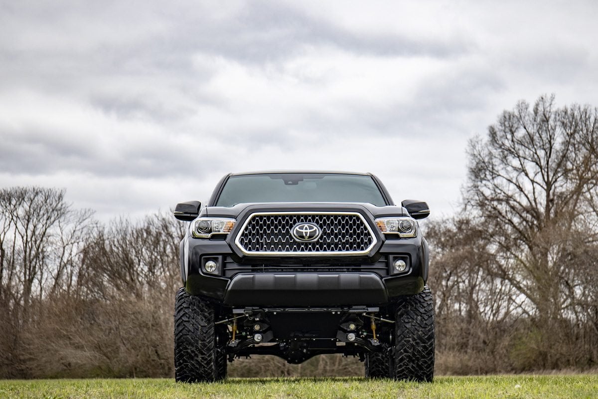 16-23 Toyota Tacoma 2WD/4WD 6 Inch Lift Kit - Rough Country