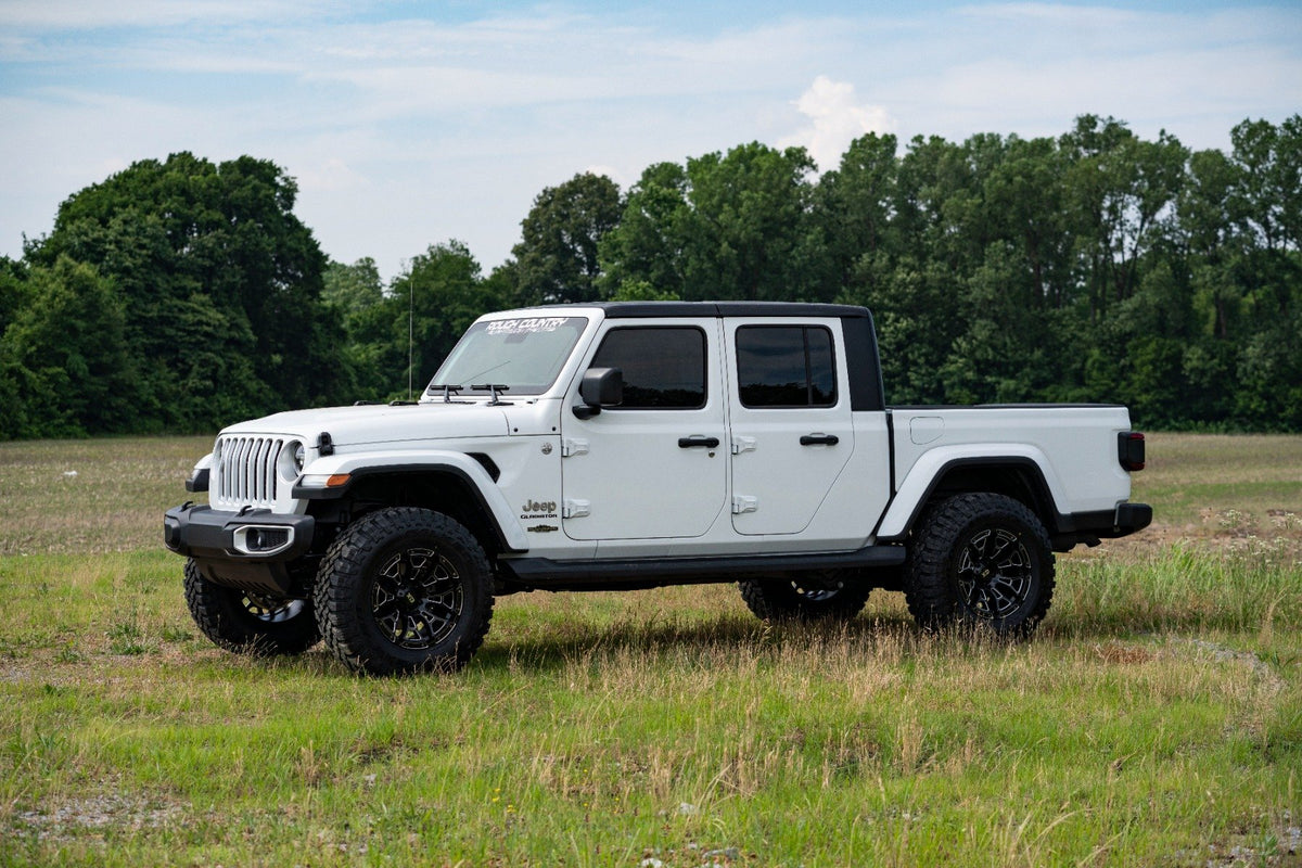 24-25 Jeep Gladiator JT 4WD 2.5 Inch Leveling Kit | Spacers - Rough Country