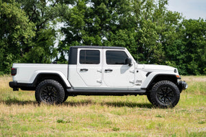 24-25 Jeep Gladiator JT 4WD 2.5 Inch Leveling Kit | Spacers - Rough Country