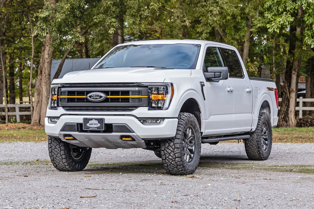 21-25 Ford F-150 Tremor 4WD 2.5 Inch Lift Kit - Rough Country