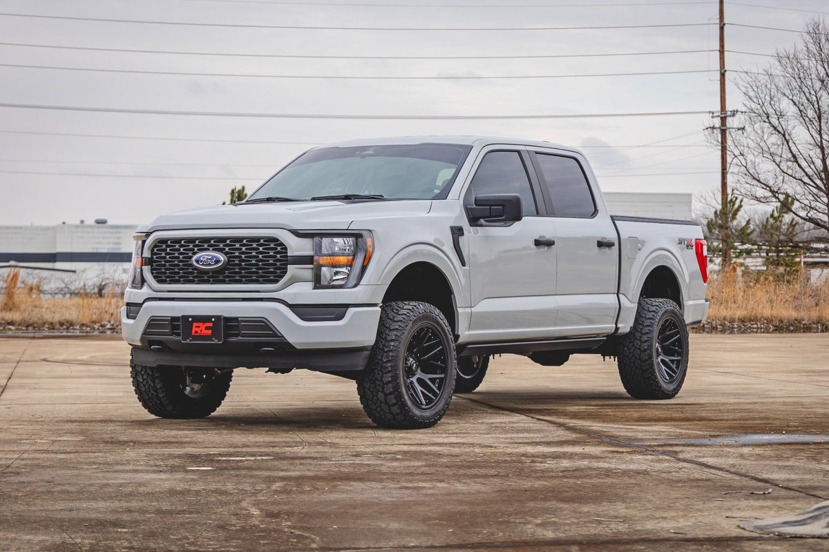 21-26 Ford F-150 4WD 4 Inch Lift Kit | Forged UCA | M1 | No Cut - Rough Country