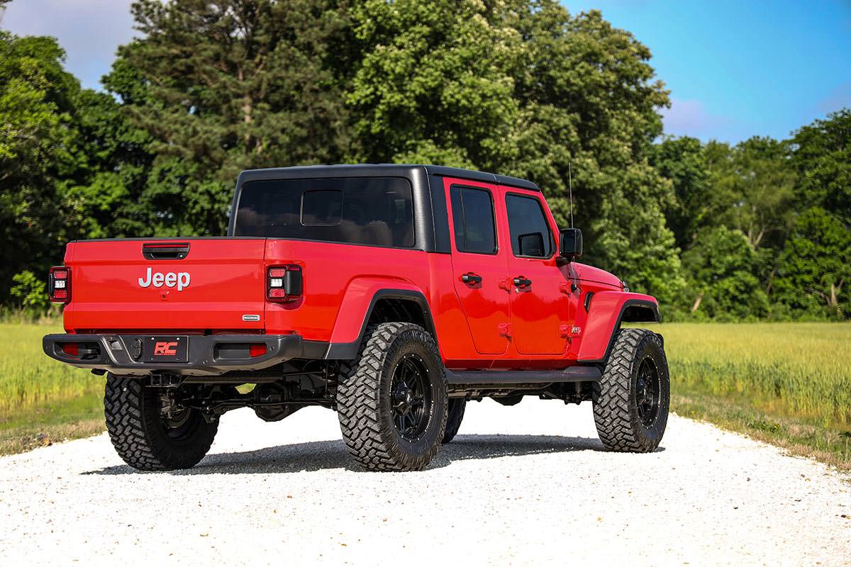24-25 Jeep Gladiator JT 4WD 3.5 Inch Lift Kit | Spacers - Rough Country