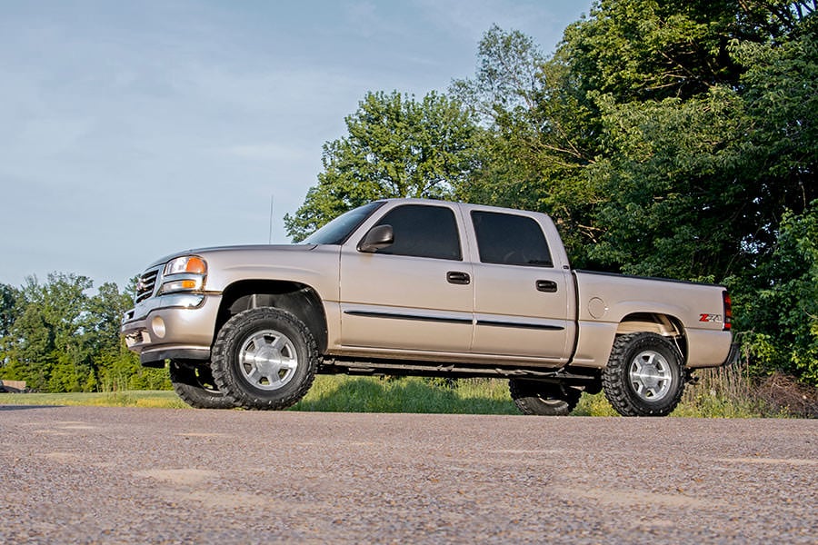 99-06 Chevy Silverado & GMC Sierra 1500 4WD 1.5-2 Inch Lift Kit - Rough Country