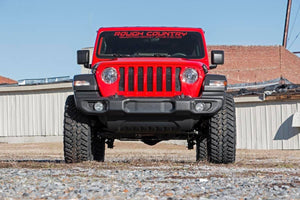 18-23 Jeep Wrangler Unlimited 4WD 2.5 Inch Lift Kit | Coils - Rough Country