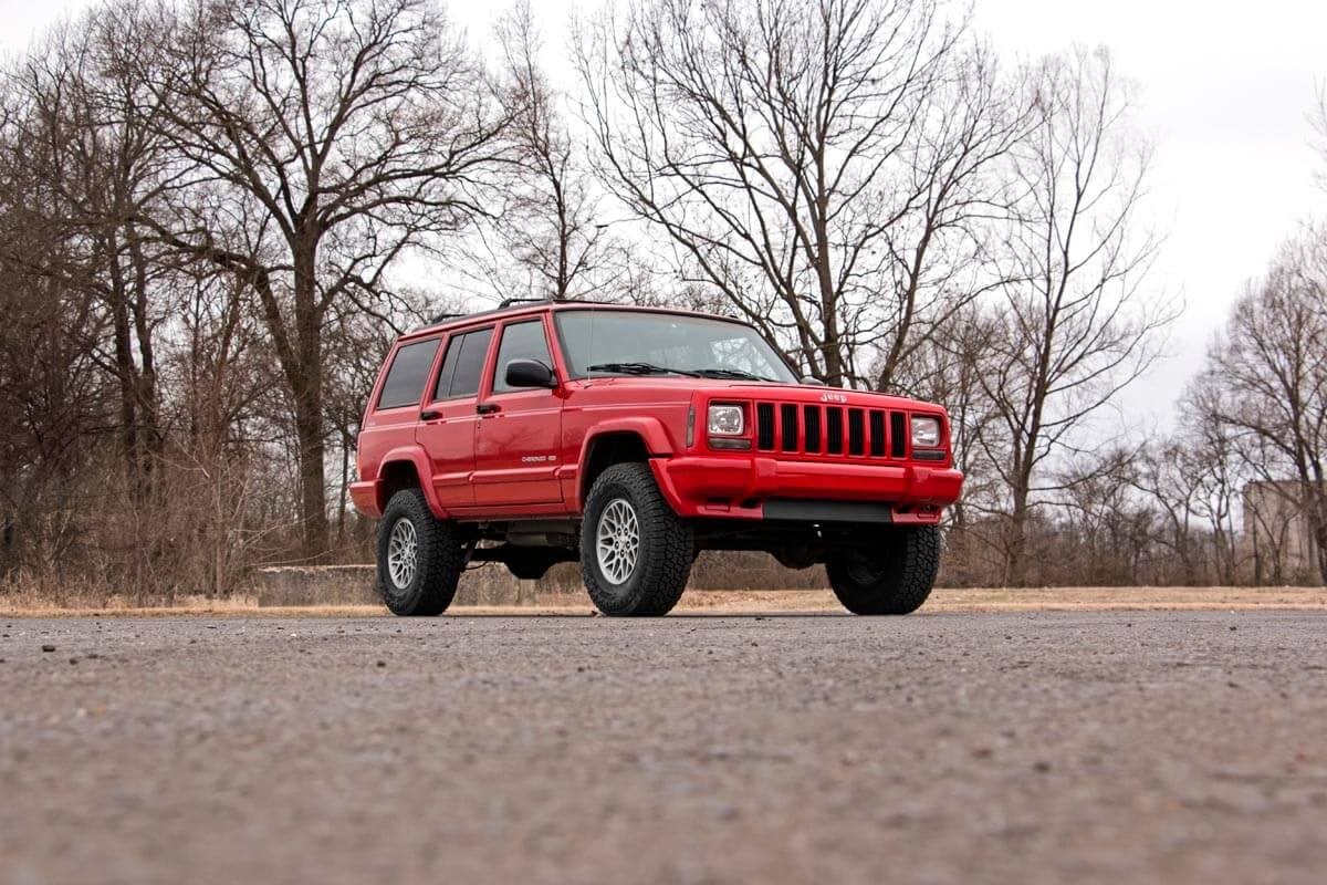 84-01 Jeep Cherokee XJ 2WD/4WD 3 Inch Lift Kit | Series II - Rough Country