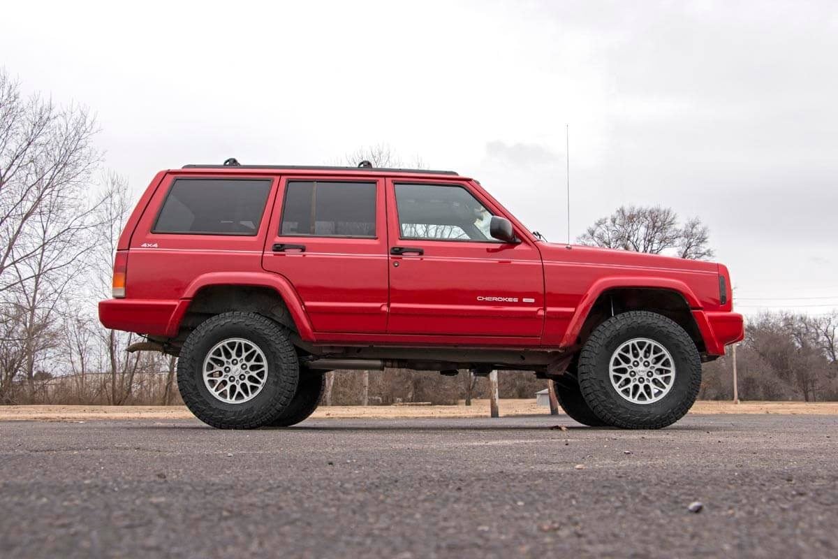 84-01 Jeep Cherokee XJ 2WD/4WD 3 Inch Lift Kit | Series II - Rough Country