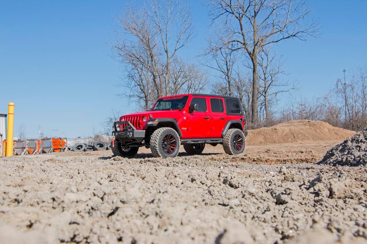 18-23 Jeep Wrangler Unlimited 4WD 3.5 Inch Lift Kit | Adj Lower | FR D/S - Rough Country