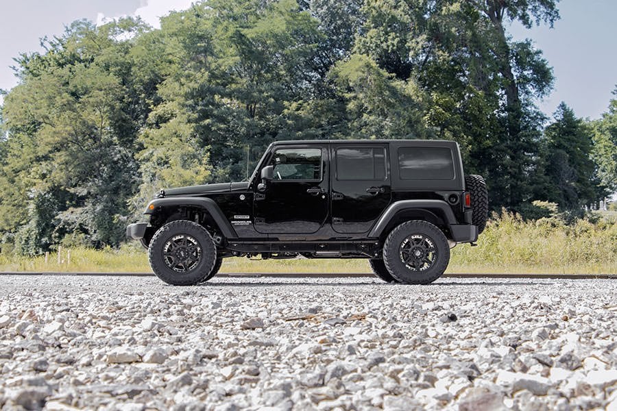 07-18 Jeep Wrangler Unlimited 2WD/4WD 2.5 Inch Lift Kit - Rough Country