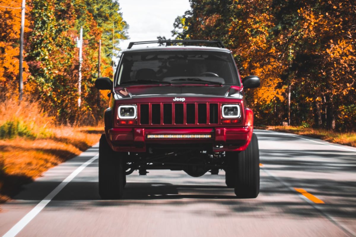 84-01 Jeep Cherokee XJ 2WD/4WD 4.5 Inch Lift Kit | RR springs - Rough Country
