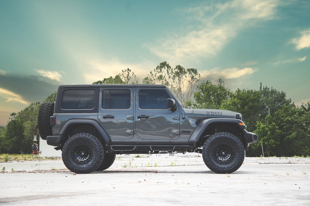 20-23 Jeep Wrangler Unlimited 3.5 Inch Lift Kit | C/A Drop | 4-Door | EcoDiesel - Rough Country