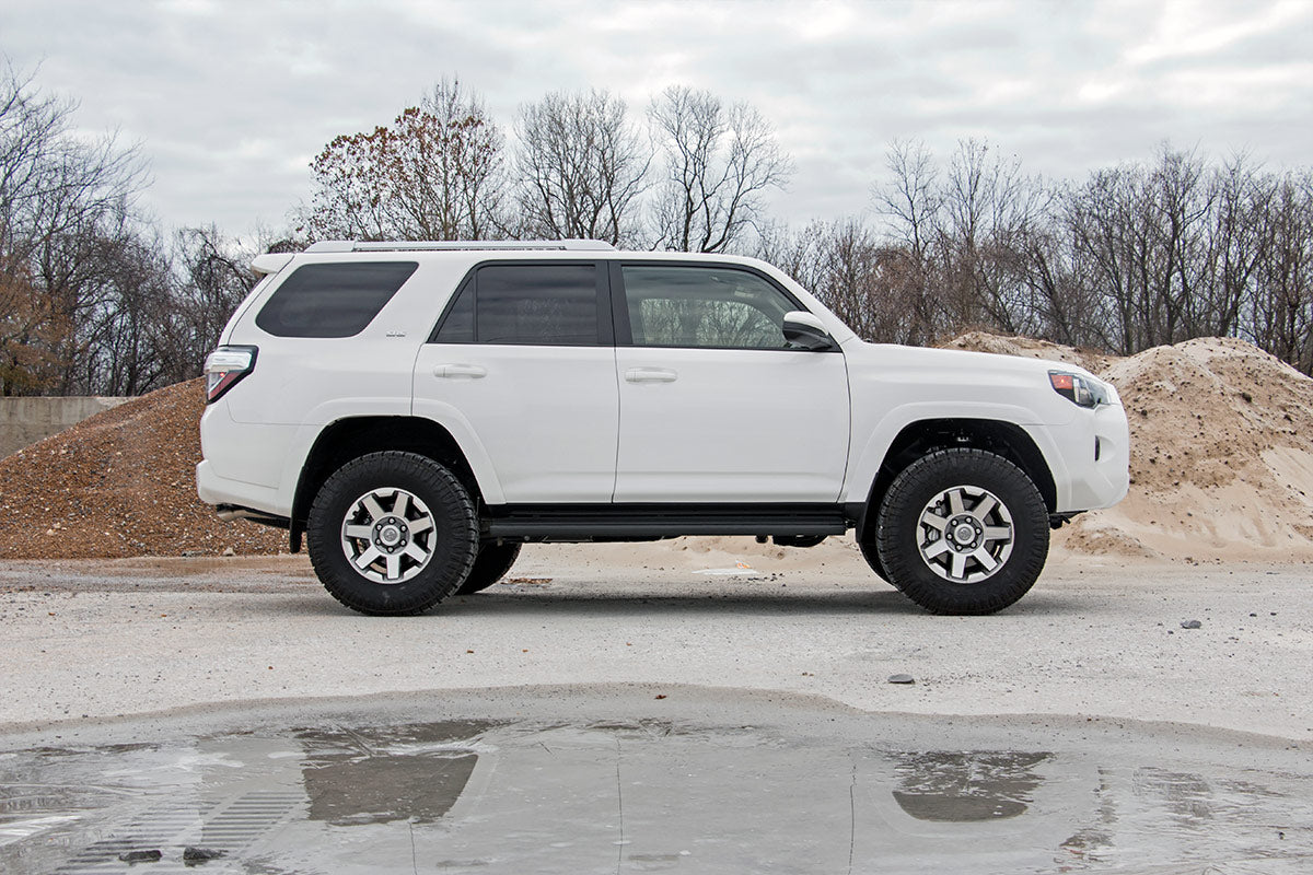 10-24 Toyota 4Runner 4WD 2 Inch Strut Lift Kit - Rough Country