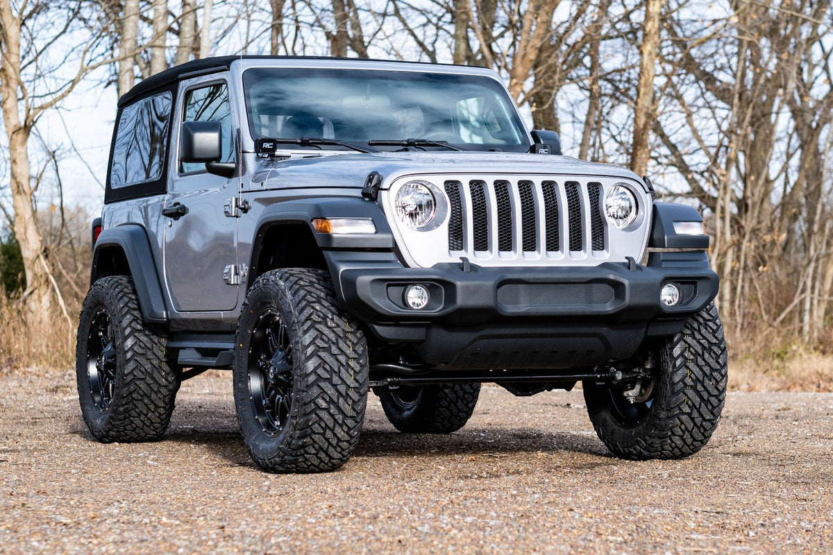 24-26 Jeep Wrangler JL 4WD 3.5 Inch Lift Kit | Adj LCA | FR D/S - Rough Country